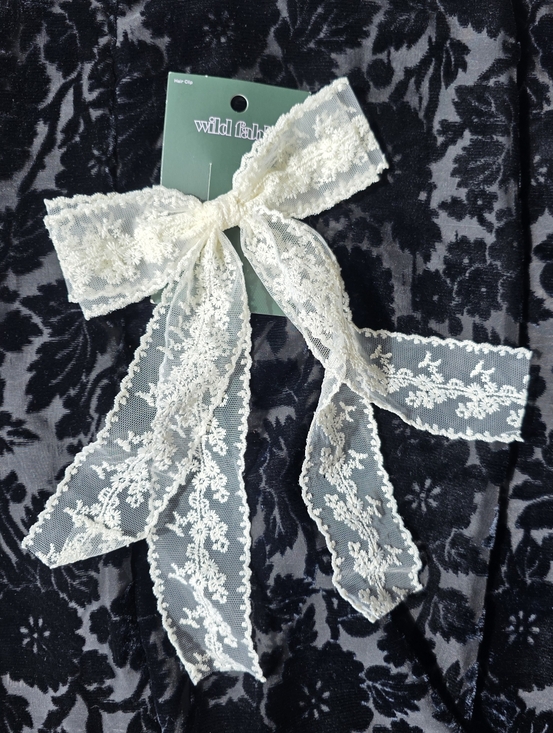 wild fable Accessories - Oversized Romantic White Lace Bow On Barette Clip